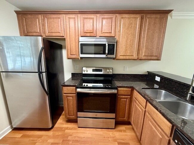 Photo - 1348 Green Oaks Ln House