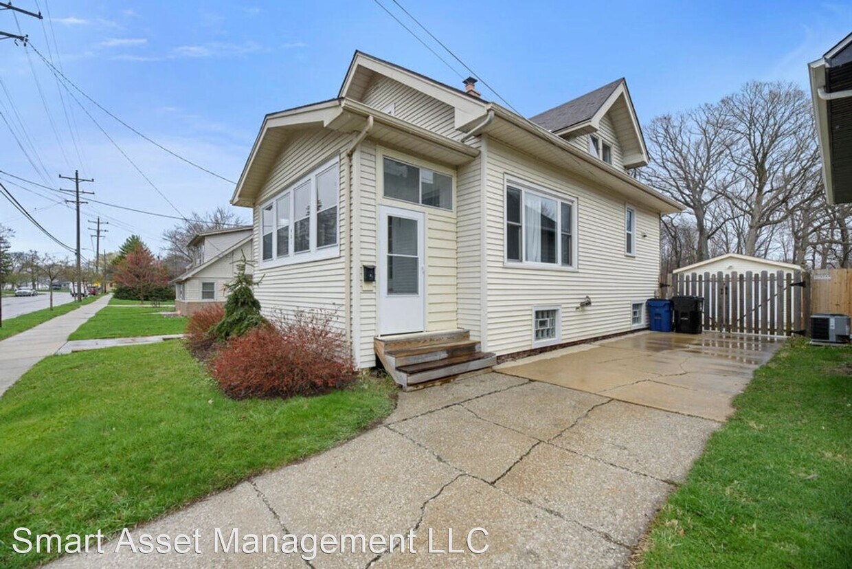 Foto del edificio - 3 br, 1.5 bath House - 401 Blaine Ave.