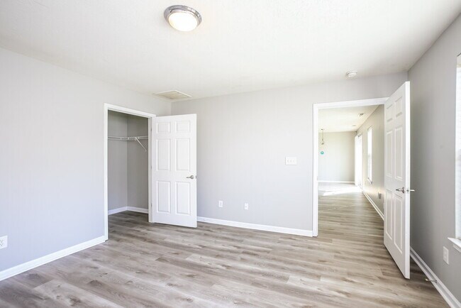 Foto del edificio - 8415 Gates Corner Dr