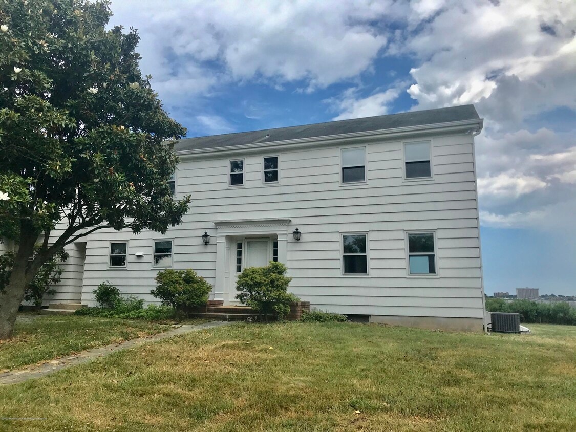 29 Tuxedo Rd, Rumson, NJ 07760 House Rental in Rumson, NJ