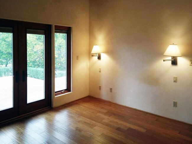 Building Photo - 1 br, 1 bath House - 1182 Carne Rd.