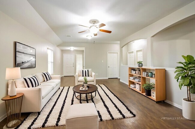 Foto del edificio - 14918 Huntington Willow Ln