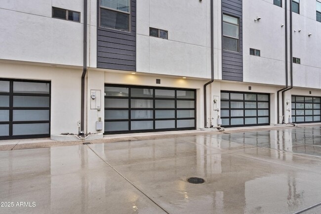 Foto del edificio - 325 E Coronado Rd