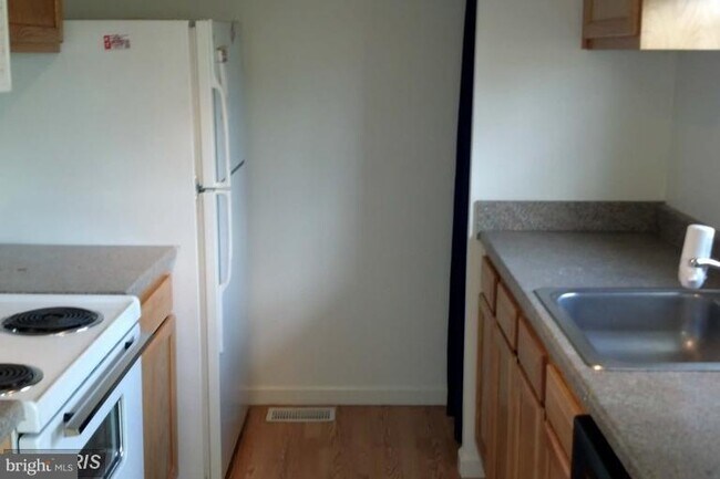 Building Photo - 443 Heather Ridge Dr