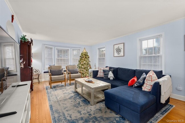 Building Photo - 55 Robbins Ave