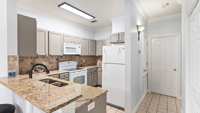 Building Photo - Now Leasing! Highland Village II – Gated and just minutes from LSU