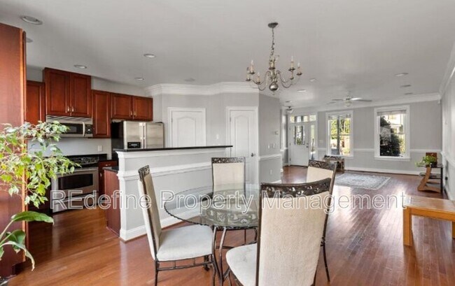 Foto del edificio - 711 Holly St