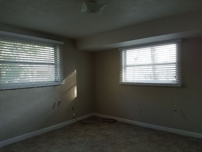 Foto del edificio - Waterfront 3 bedroom 2 bath in Beautiful B...
