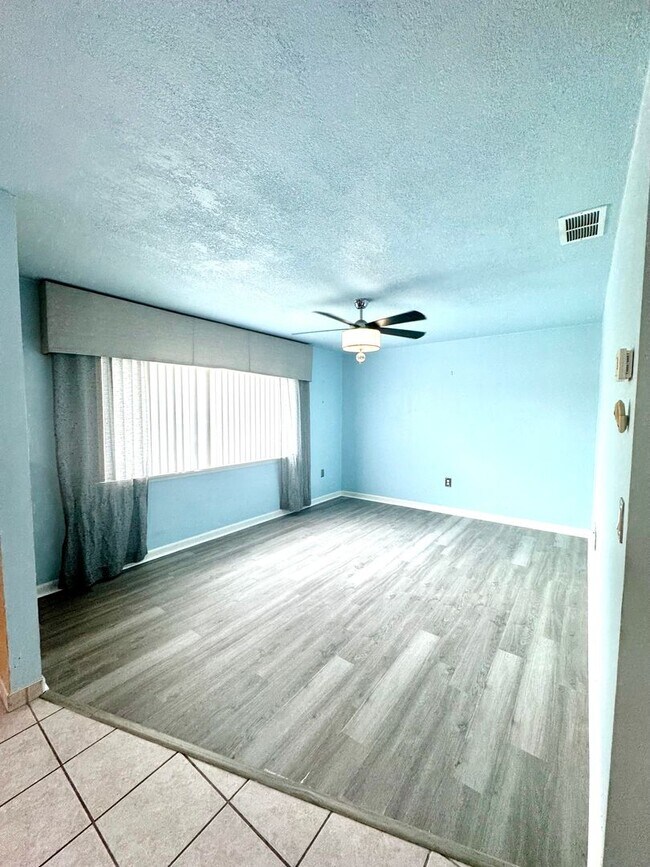 Foto del edificio - Beautiful 2-bedroom, 1.5-bath condo