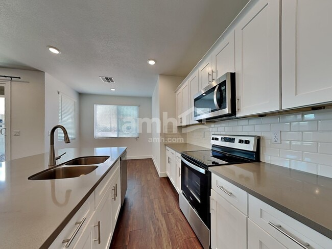 Foto del edificio - 6628 S 42nd Dr