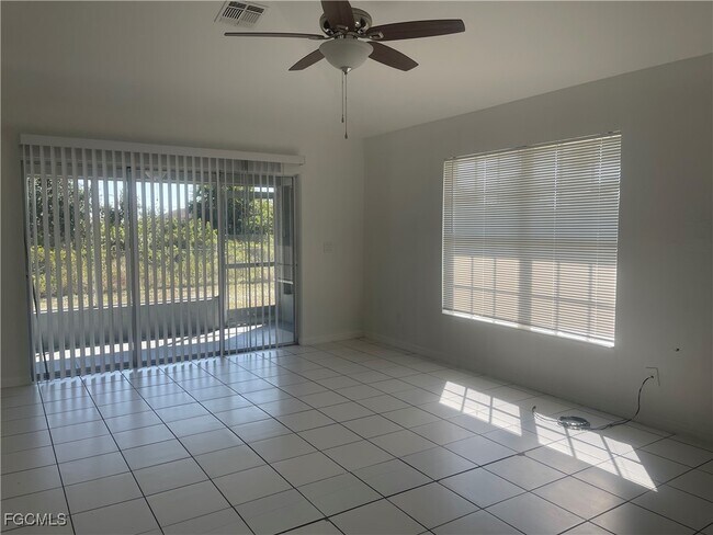 Foto del edificio - 1543 Hightower Ave S