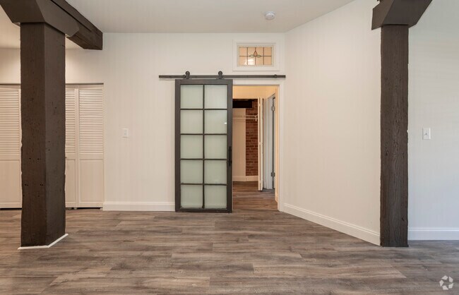 !BR 1BA con densión 1000 pies cuadrados - Thames Point