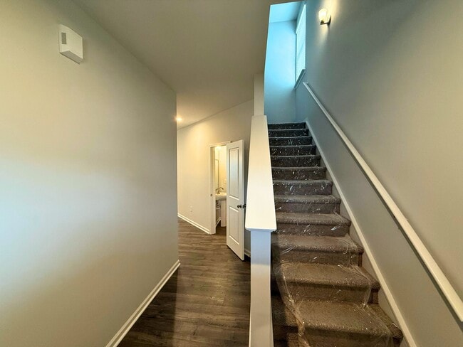 Photo - 144 Gervais Cir House