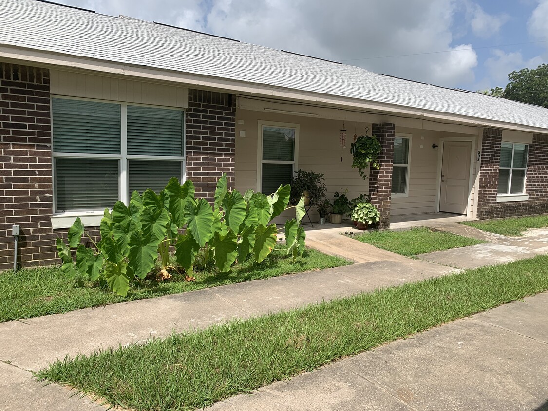 Primary Photo - Bayou Gardens Apartments