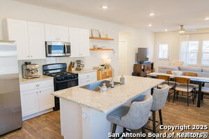 Foto del edificio - 4223 Lake Ritter St