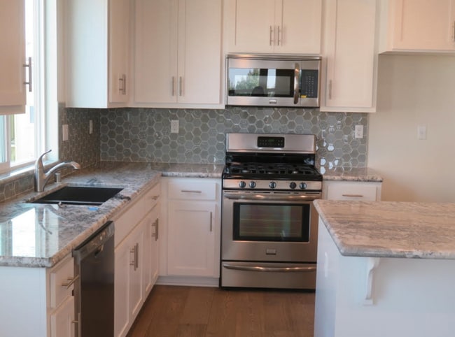 Building Photo - 38977 Primula Ter
