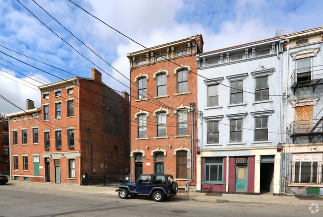 Building Photo - 1443 Walnut St