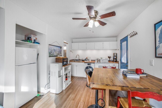 Building Photo - Furnished Studio Condo