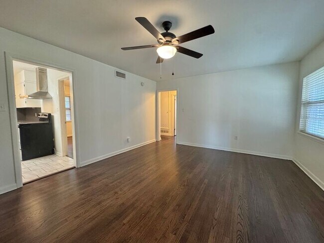 Foto del edificio - 103 Park Cir