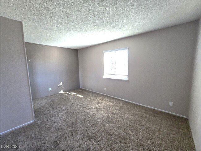 Foto del edificio - 5602 W Lake Mead Blvd