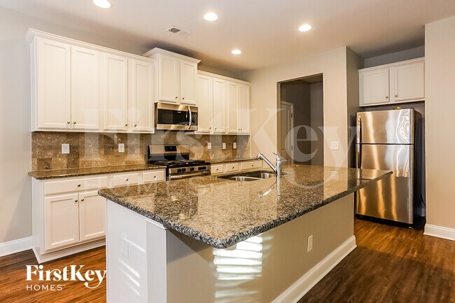 Building Photo - 67 Castlemoor Loop