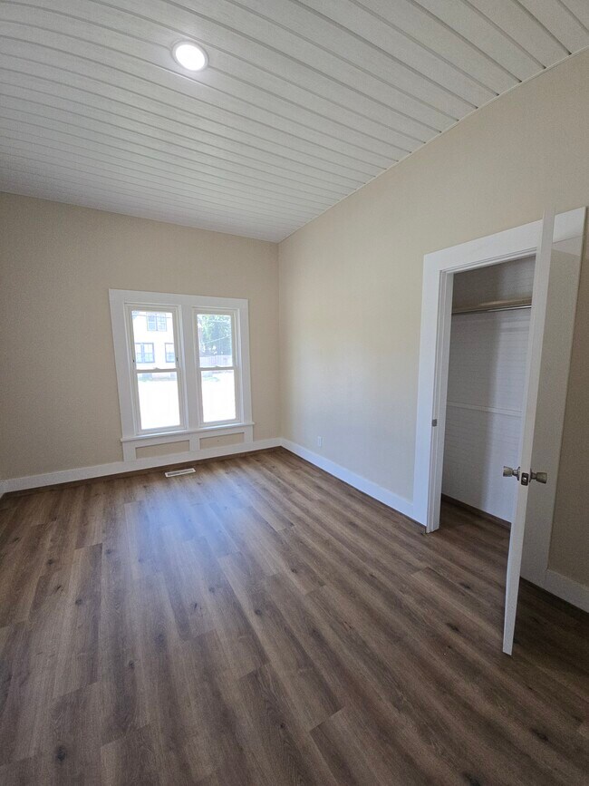 Primer dormitorio Este - 320 Chautauqua Ave