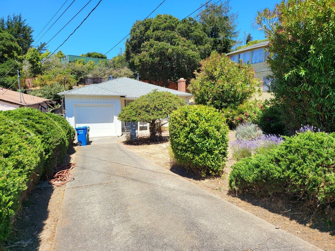 Single Story Home Located in the hills of ... - Single Story Home Located in the hills of ...