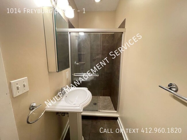 Foto del edificio - 1 Bed, 1 Bath Apartment in South Side