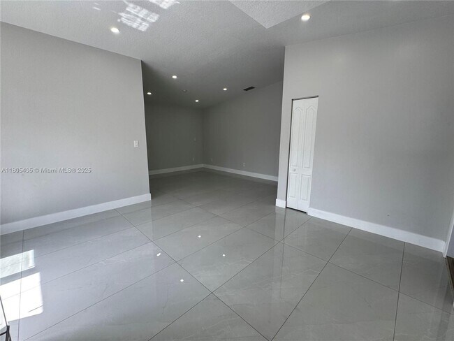 Foto del edificio - 12237 SW 193rd St