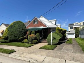 Building Photo - 33 N Gladstone Ave
