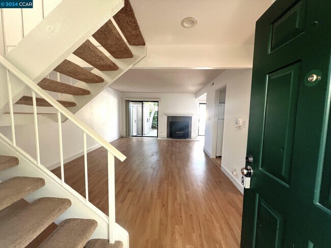 Foto del edificio - 16 Bud Ct