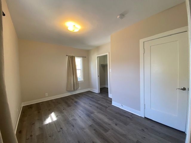 Foto del edificio - 2 bed/1 bath HOUSE w/ private yard