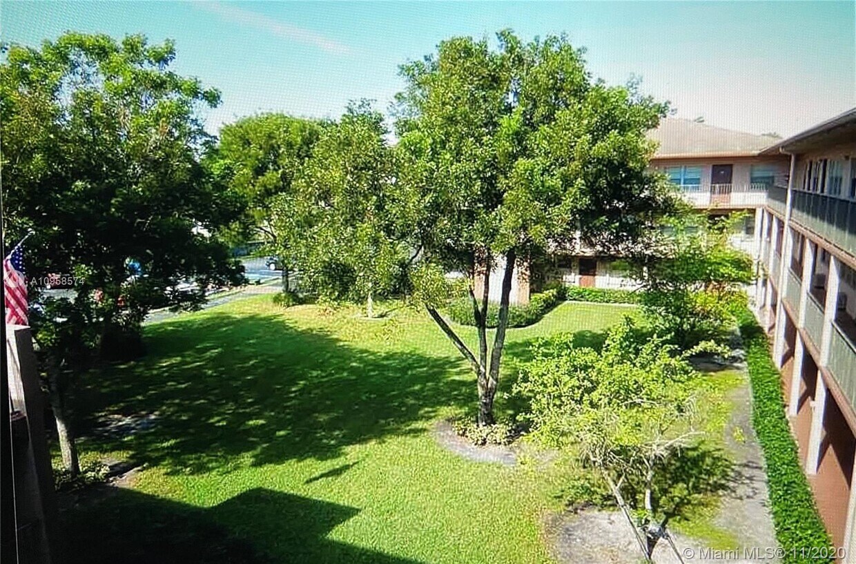 151 SW 135th Terrace Unit 311, Pembroke Pines, FL 33027 Condo for