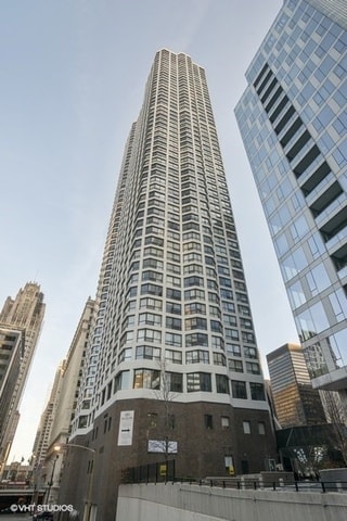 Primary Photo - 405 N Wabash Ave