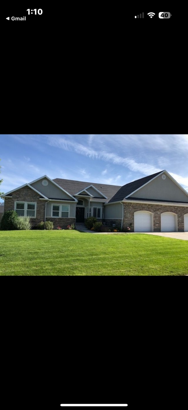 Building Photo - 1452 W Meadow Ln