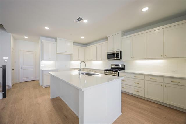 Foto del edificio - 9455 Speaker Dr