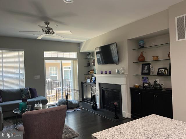 Foto del edificio - 404 Ironsides Square SE