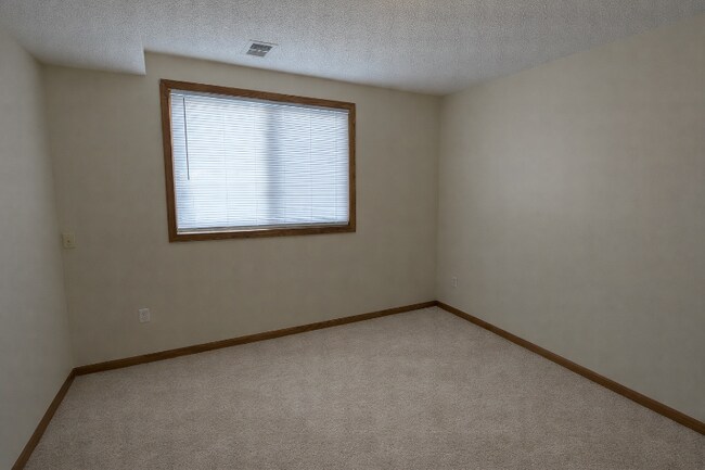 Building Photo - 10563 Martin St NW