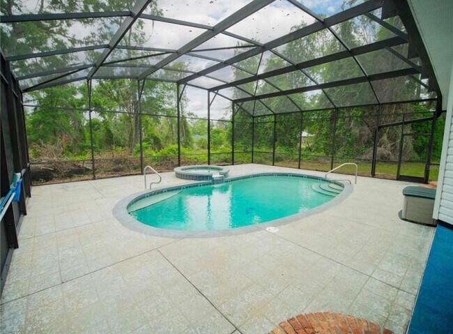 Foto del edificio - 720 NW Zack Dr