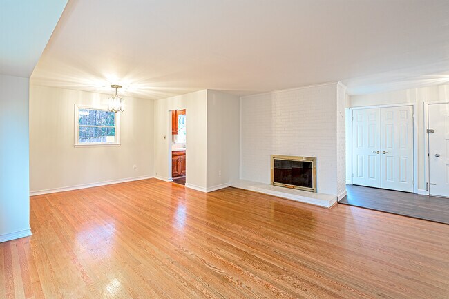 Building Photo - 9116 Brian Dr