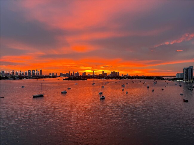 Foto del edificio - 1200 West Ave