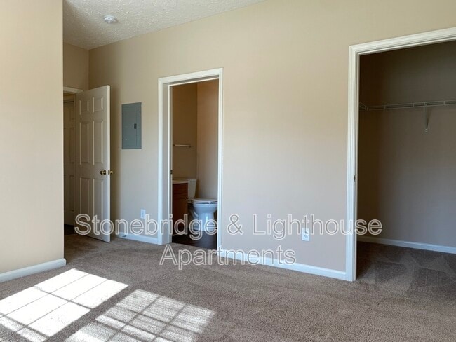 Building Photo - 1104 Lighthouse Dr