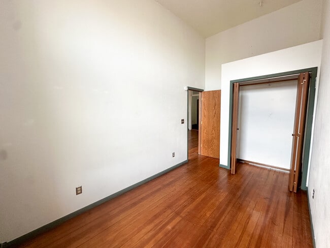Building Photo - 415 Jay St