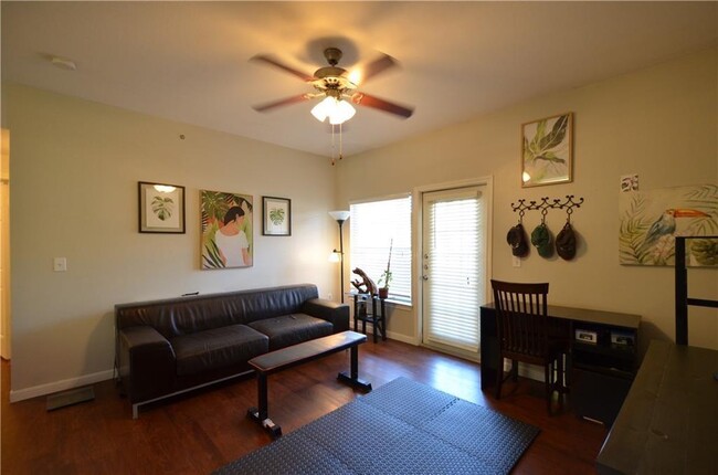 Building Photo - 2320 Gracy Farms Ln