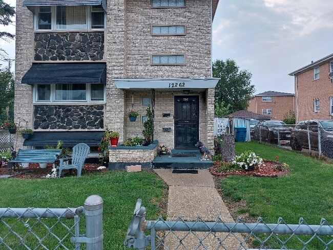 Photo - 12262 S McDaniels St (Alsip, IL) Apartment