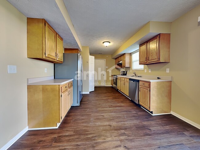 Building Photo - 18 Robin Way