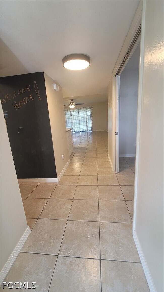 Foto del edificio - 1202 Cape Coral Pkwy W
