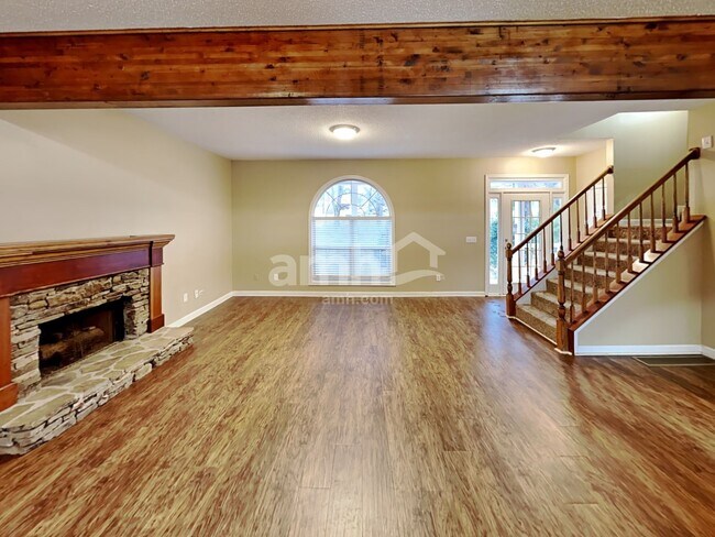 Building Photo - 2020 Foster Drive