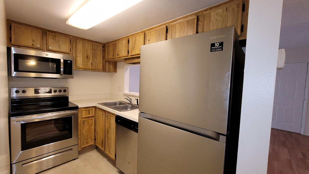 Primary Photo - 7149 E Bank Dr