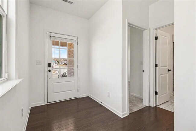 Building Photo - 5510 Bower Pl